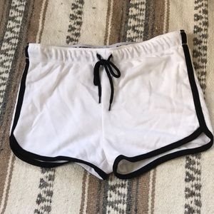 White rue21 shorts